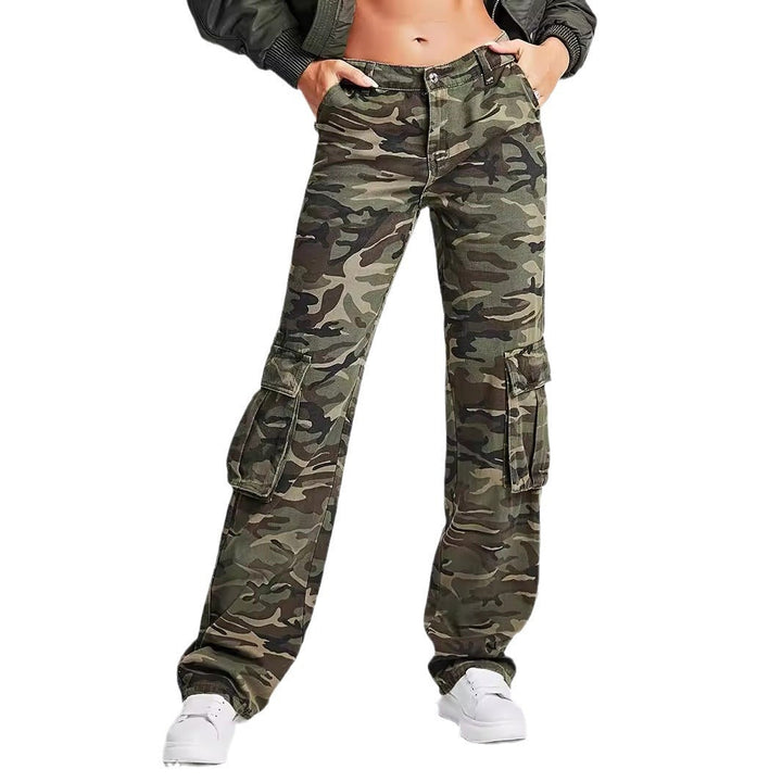 Damen Cargo-Hose im urbanen Camouflage-Stil mit praktischen Seitentaschen