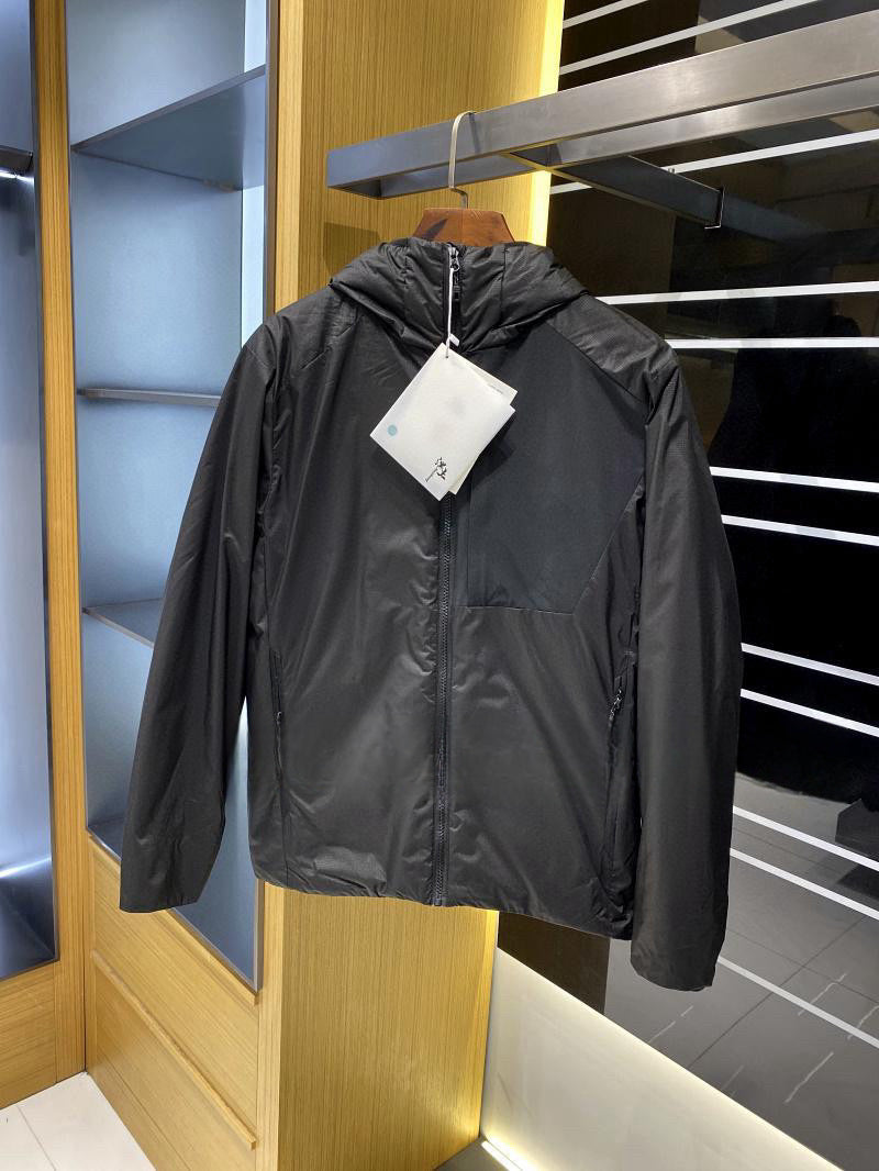 Damen Leichte wattierte Kapuzenjacke mit minimalistischer Outdoor-Isolierung Nord Taschen