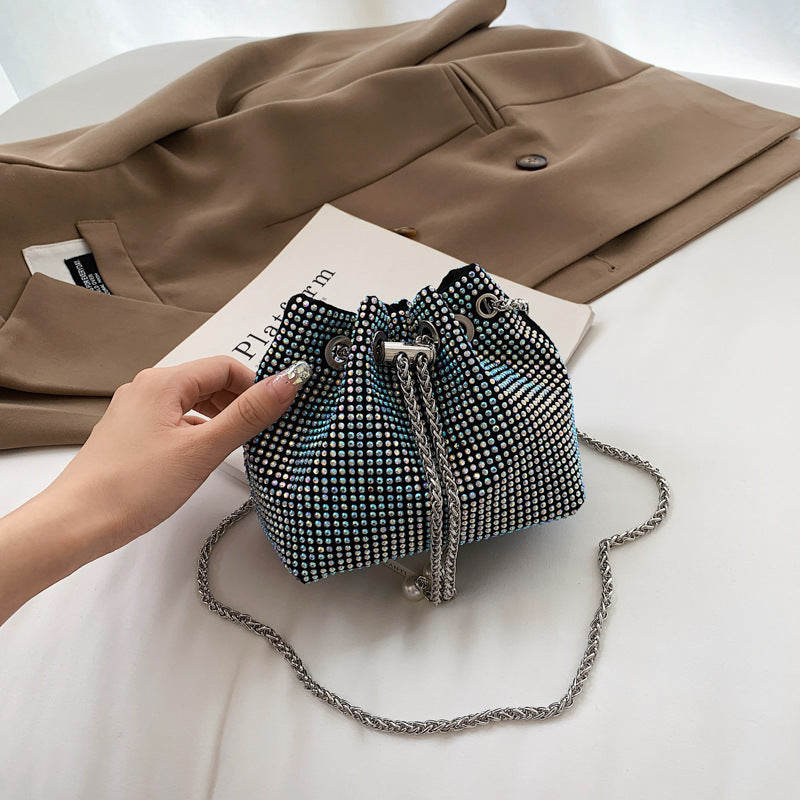 Damen Glamouröse Beuteltasche mit funkelnden Strassakzenten Nord Taschen