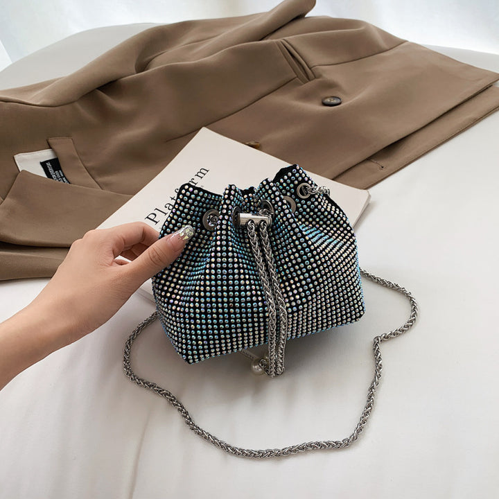 Damen Glamouröse Beuteltasche mit funkelnden Strassakzenten Nord Taschen