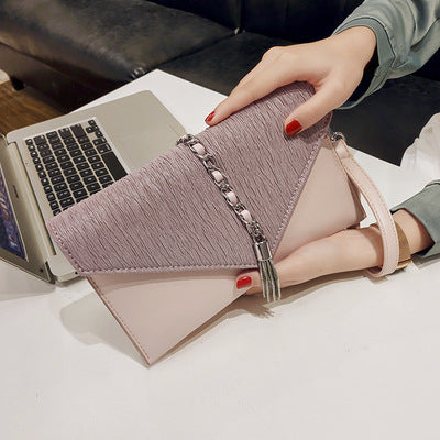 Damen Clutch mit stylischem Kettenakzent Nord Taschen