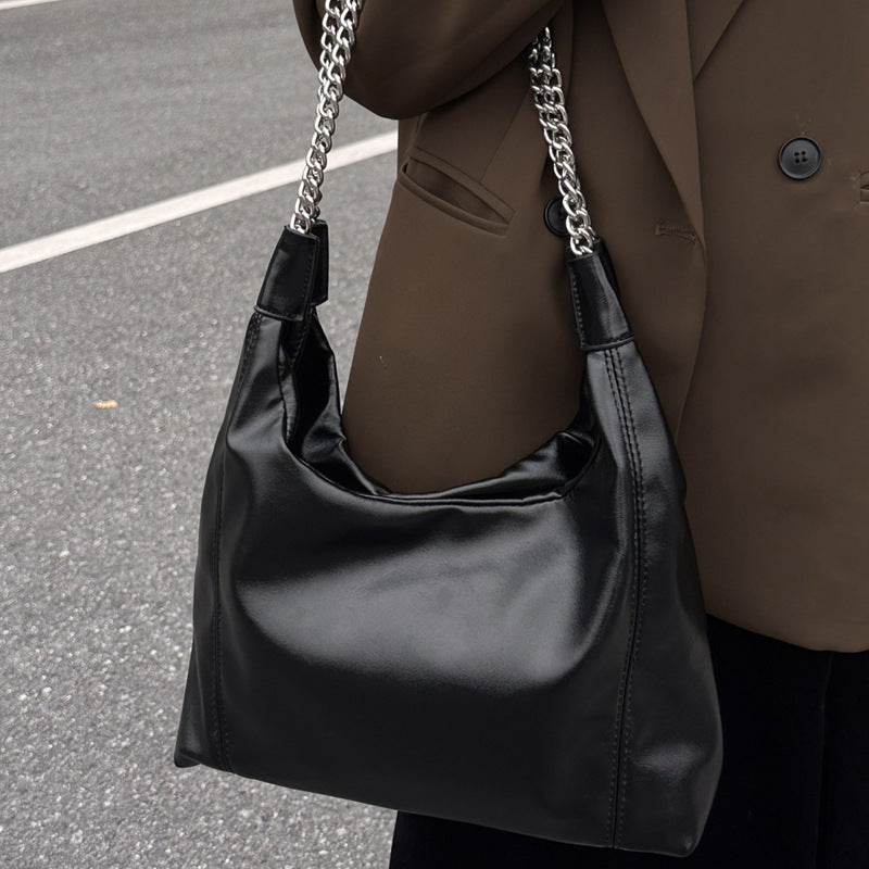 Damen eleganter Hobo-Tasche mit dekorativer Kette Nord Taschen