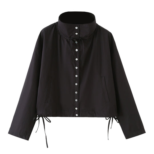 Damen kurzgeschnittene Blousonjacke mit hohem Stehkragen, Knopfleiste und Tunnelzug Nord Taschen