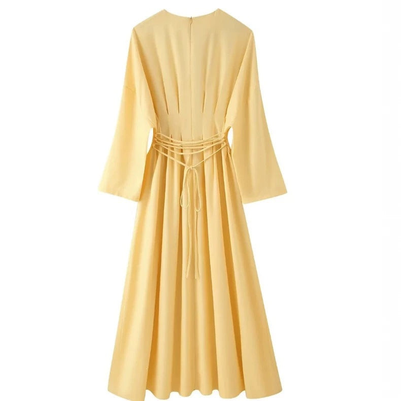Damen Maxikleid mit plissierten Oberteilfalten, weitem Rock und langen Glockenärmeln Nord Taschen