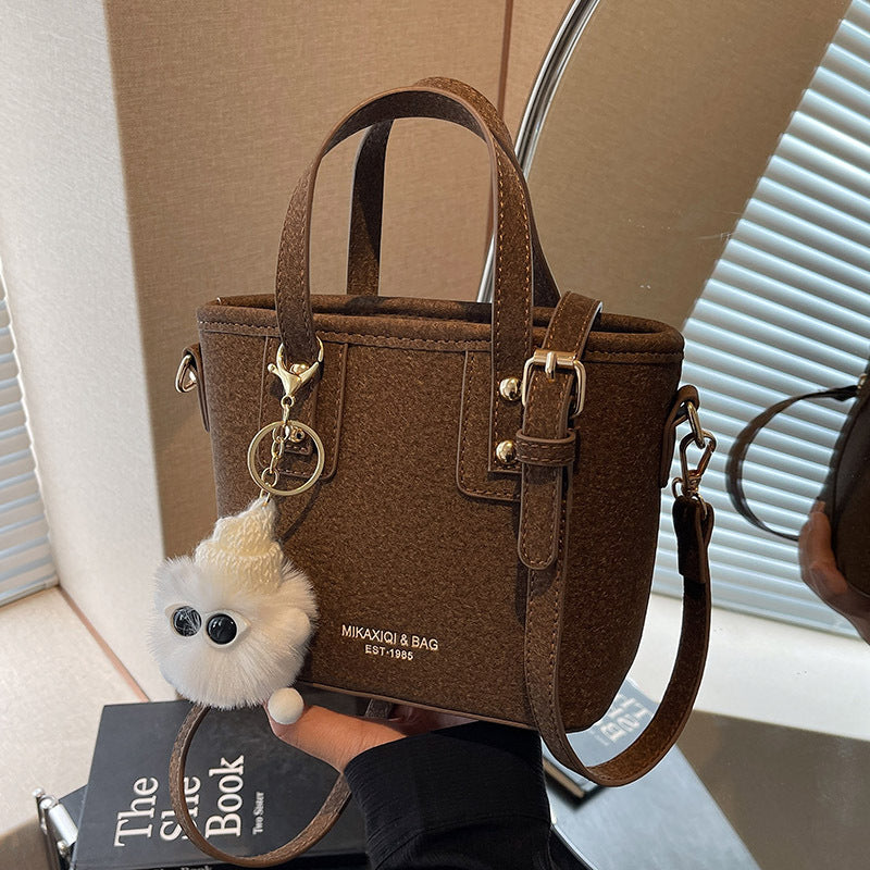 Damen Mini-Tasche mit abnehmbarem Plüschanhänger Nord Taschen
