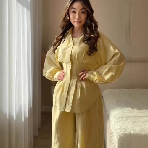 Damen Elegantes zweiteiliges Satin-Loungewear-Set mit taillierter Bluse und weitem Hosenbein Nord Taschen