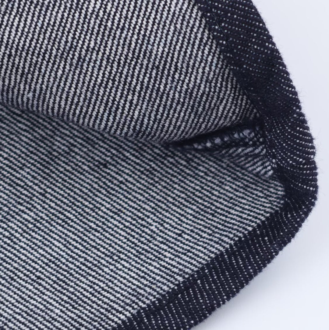 Damen Schimmernde Bluse mit Schleifenkragen und Knopfleiste Nord Taschen