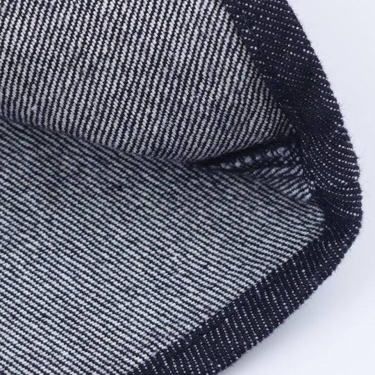 Damen Schimmernde Bluse mit Schleifenkragen und Knopfleiste Nord Taschen