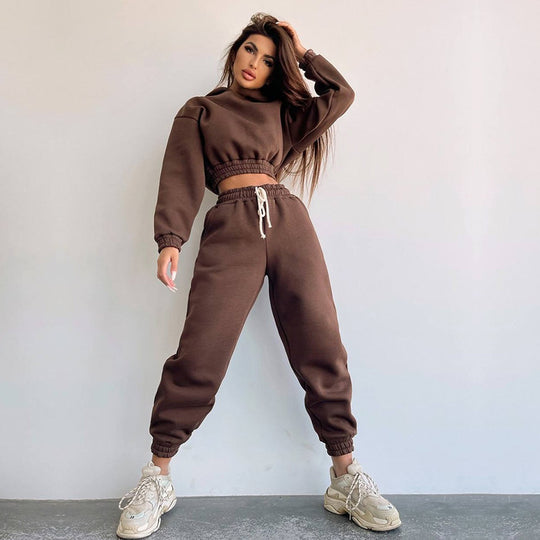 Damen cropped Stehkragen-Sweatset mit elastischem Taillenbund und hochtaillierter Tapered-Jogginghose Nord Taschen