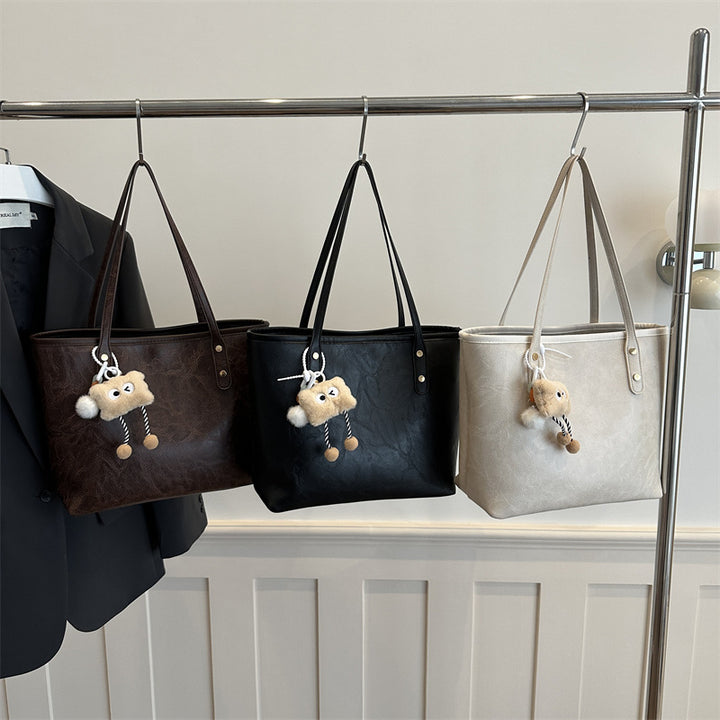 Damen klassische Tote-Bag mit charmantem Plüschtieranhänger Nord Taschen