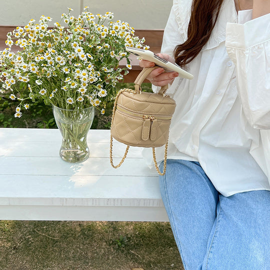 Damen elegante Mini-Tasche mit goldenen Details und praktischem Reißverschluss Nord Taschen