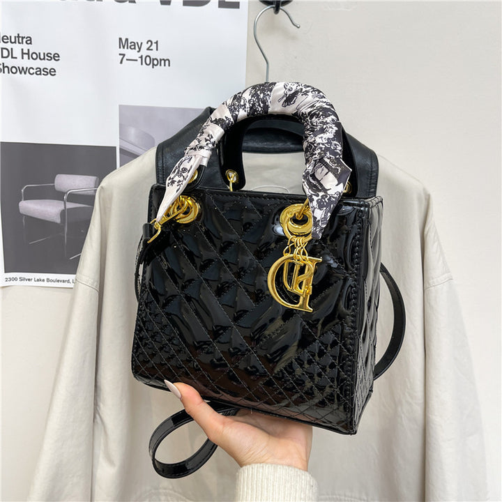 Damen Handtasche mit modischem Tuchdetail Nord Taschen