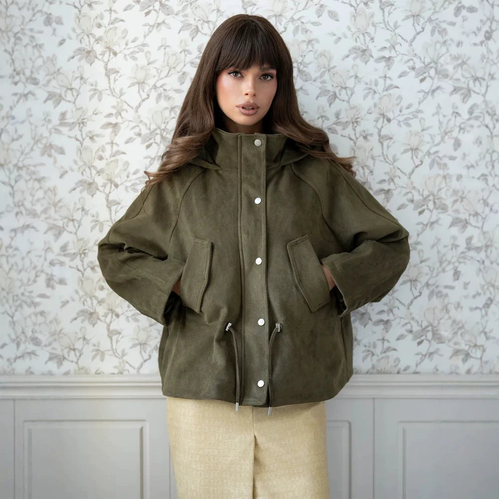 Damen Kurzblouson aus Veloursleder-Optik mit Kapuze, Tunnelzug‑Taillierung und Pattentaschen Nord Taschen
