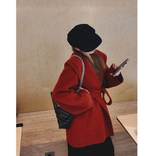Damen Oversize Wollmantel mit Kapuze und Taillengürtel Nord Taschen