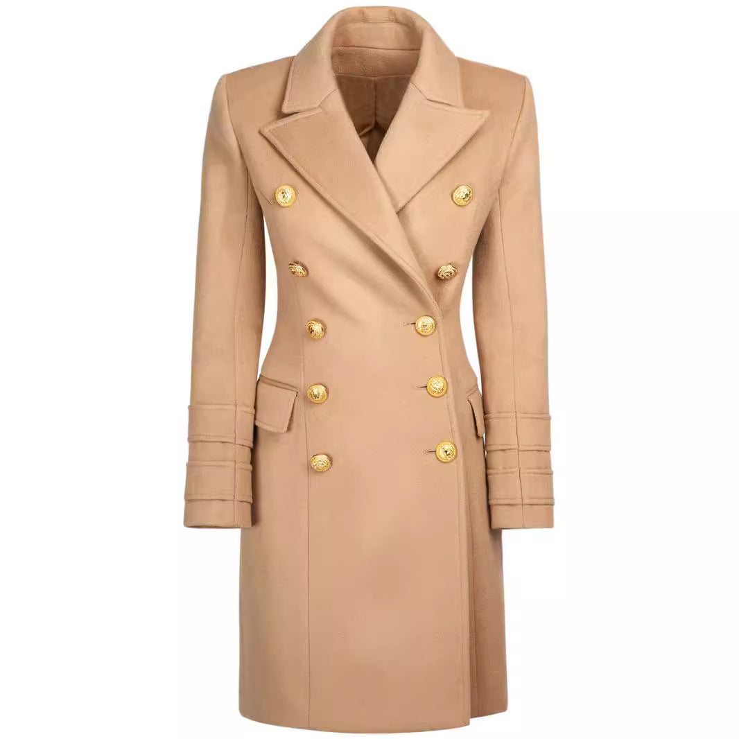 Damen Kurzmantel im Blazerkleid‑Stil mit strukturierter Taillierung und goldenen Zierknöpfen Nord Taschen