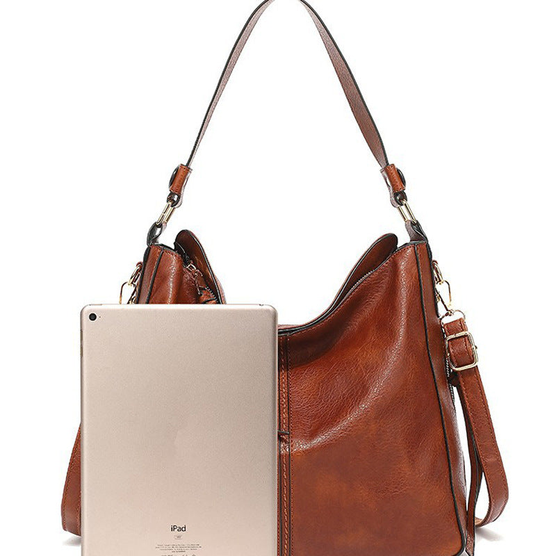 Damen Hobo-Tasche mit eleganter Linienführung und praktischem Faltendesign Nord Taschen