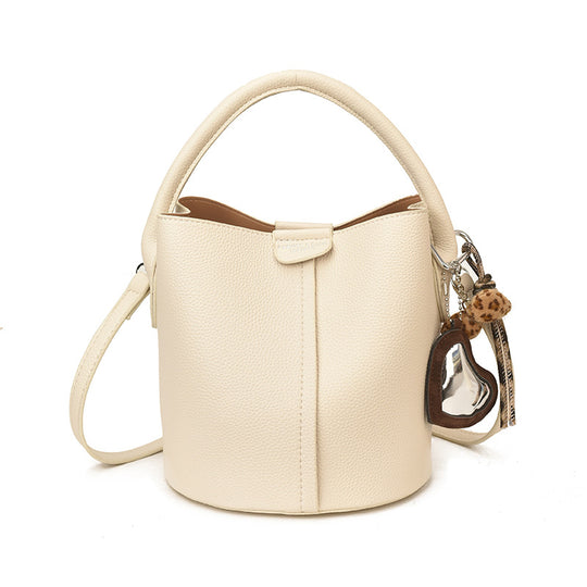 Damen Bucket-Handtasche mit minimalistischem Design und abnehmbarem Anhänger Nord Taschen