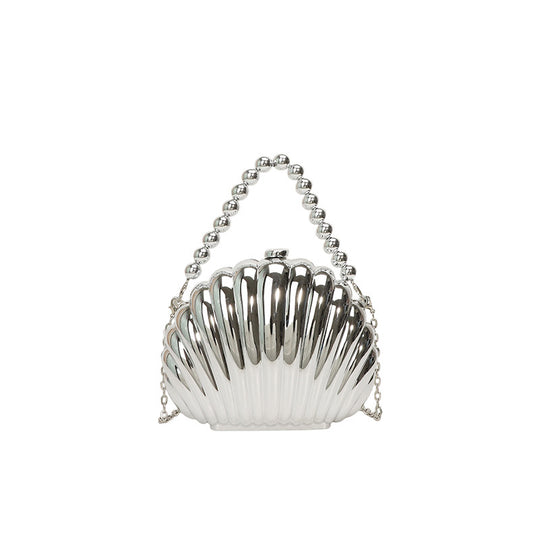 Damen Clutch im Muschel-Design mit stilvollem Kettenriemen Nord Taschen