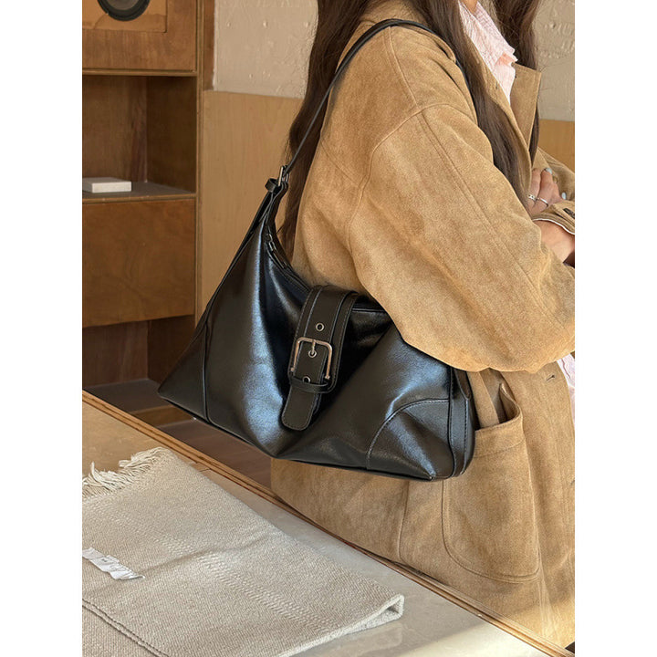 Damen Hobo-Tasche mit elegantem Schnallenverschluss und geschmeidiger Kunstleder-Oberfläche Nord Taschen