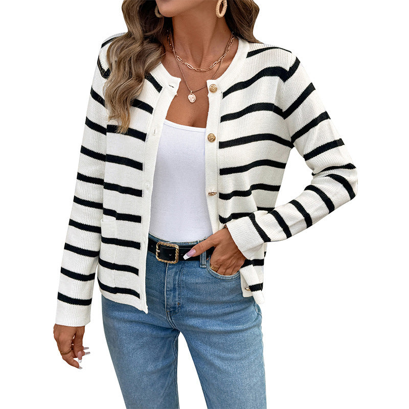 Damen Feinstrick-Cardigan mit maritimen Streifen, goldenen Schmuckknöpfen und schlanker Silhouette Nord Taschen