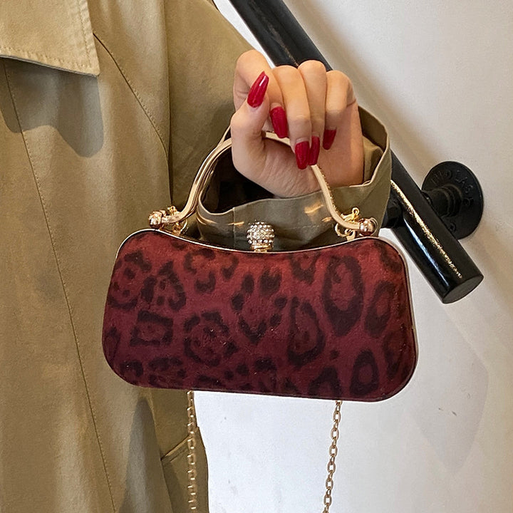 Damen Handtasche mit elegantem Leopardenmuster und wertvollen Details Nord Taschen