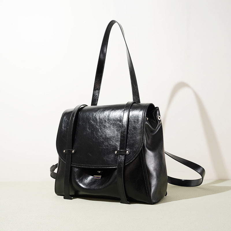 Damen modische Schultertasche mit eleganter Klappe Nord Taschen