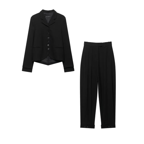 Damen Kurzer taillierter Blazer mit asymmetrischem Saum und durchgehender Knopfleiste Nord Taschen