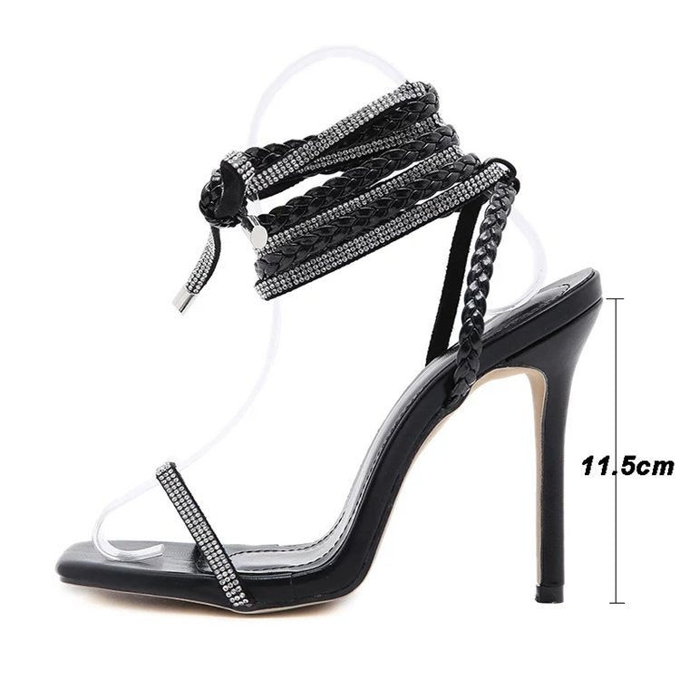 Damen Hohe Sandalen mit eleganten geflochtenen Riemen und Ankle-Strap