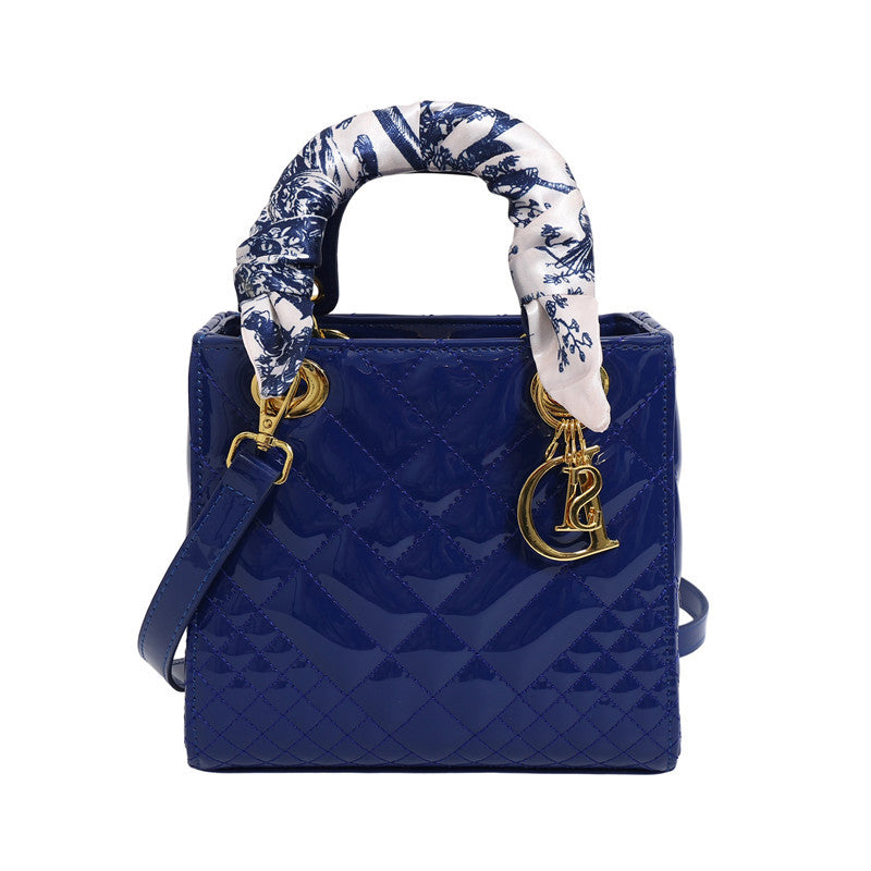 Damen Handtasche mit modischem Tuchdetail Nord Taschen