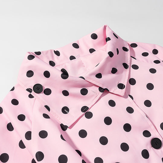 Damen Kurztrenchjacke im Polka‑Dot‑Muster, doppelreihig mit Taillengürtel Nord Taschen
