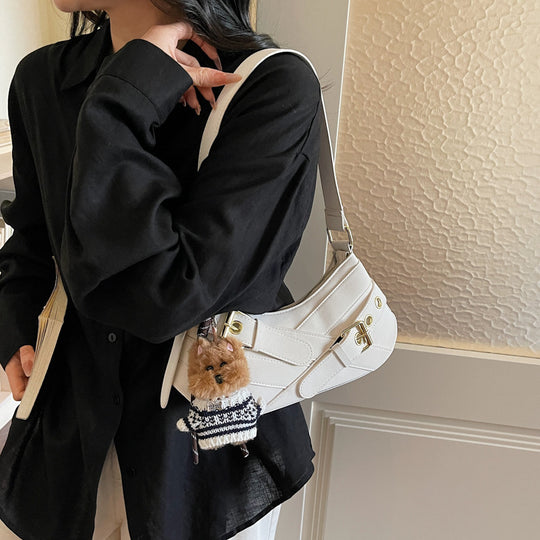 Damen Umhängetasche mit verspieltem Tieranhänger und elegantem Design Nord Taschen