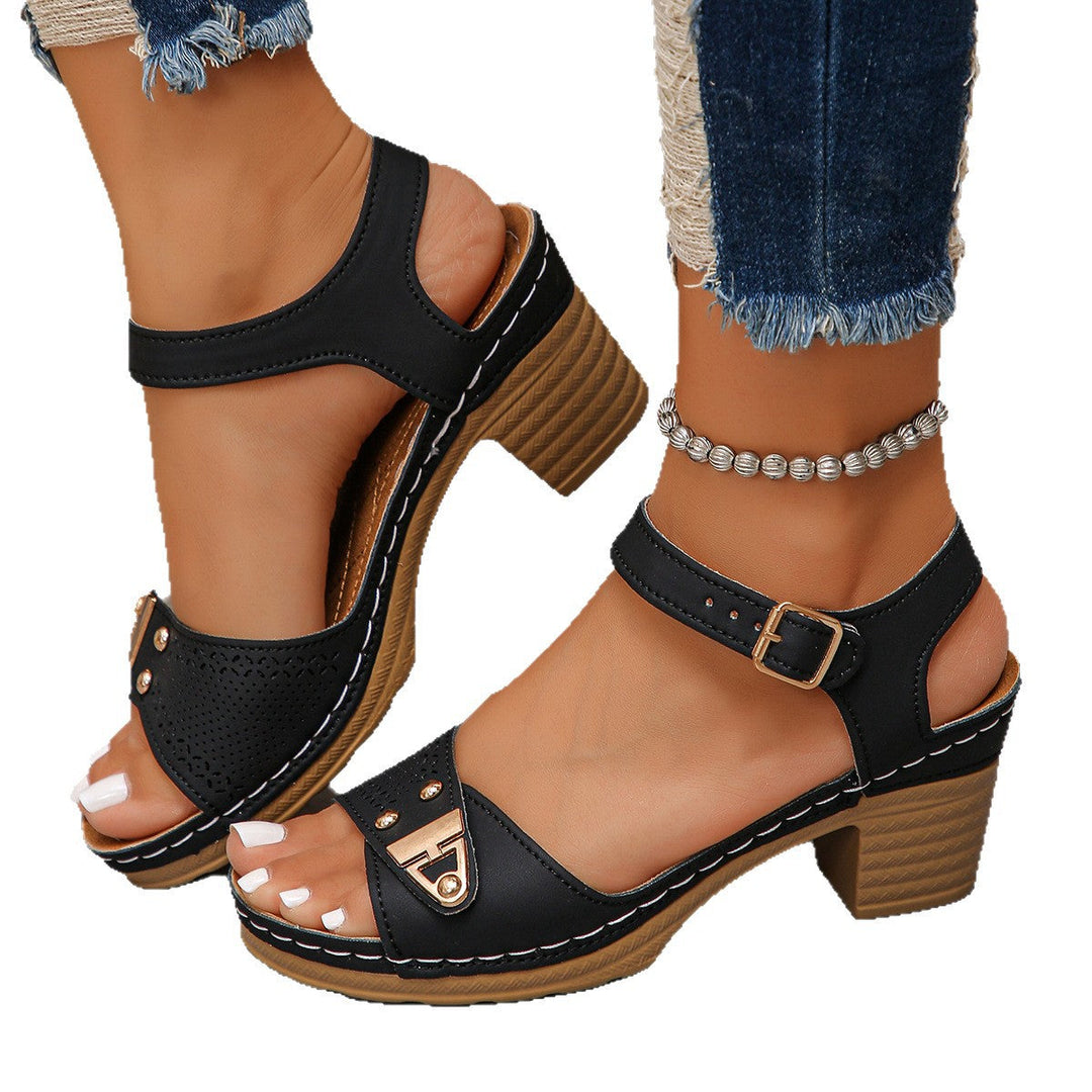 Damen Wedge-Sandalen mit luftiger Lochstruktur und eleganter Schnallenakzent Nord Taschen