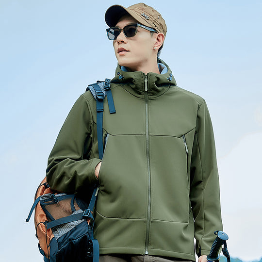 Herren Softshell-Funktionsjacke mit hohem Thermokragen, Kapuze und wasserabweisenden Reißverschlüssen Nord Taschen