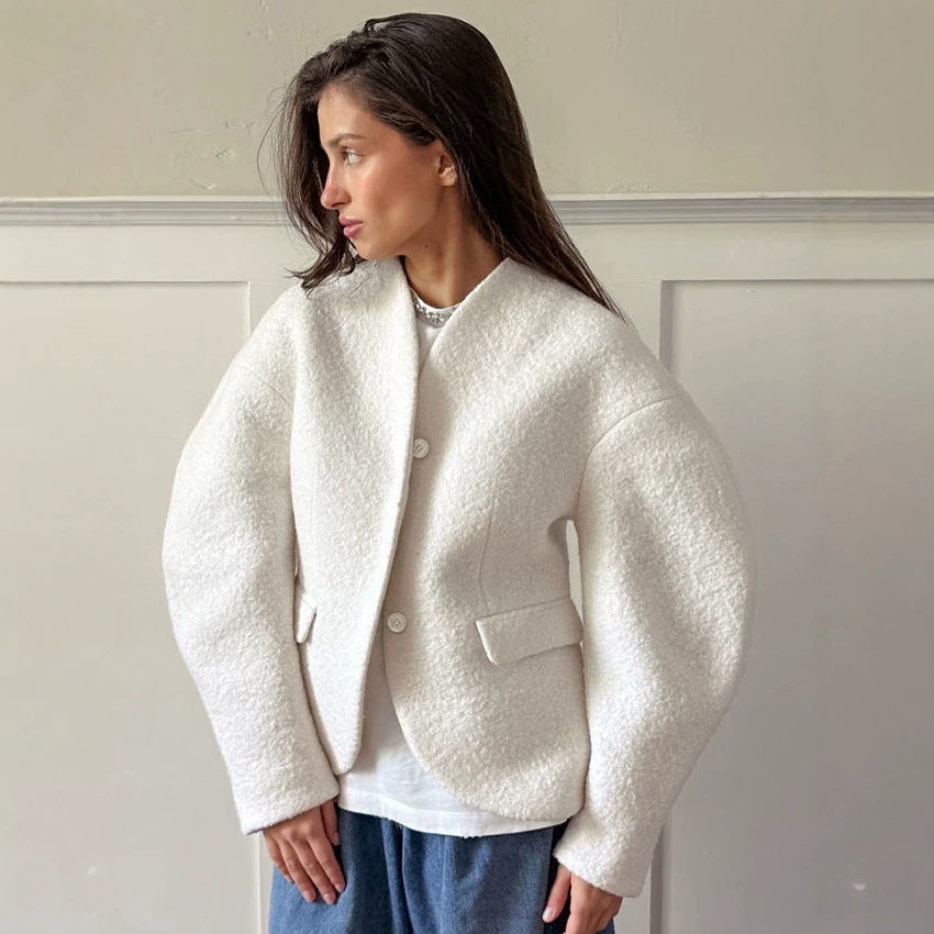 Damen Kurzjacke im Bouclé-Stil mit Oversize-Ärmeln und Pattentaschen Nord Taschen