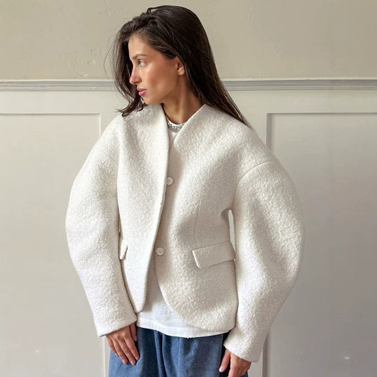 Damen Kurzjacke im Bouclé-Stil mit Oversize-Ärmeln und Pattentaschen Nord Taschen