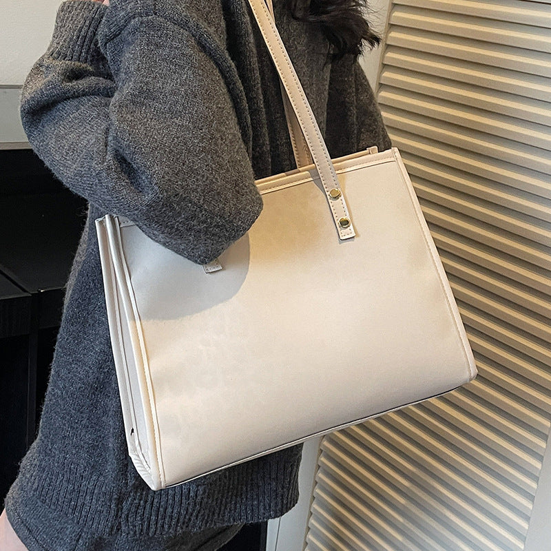 Damen Umhängetasche mit modernem Leopardenmuster und praktischen Details Nord Taschen