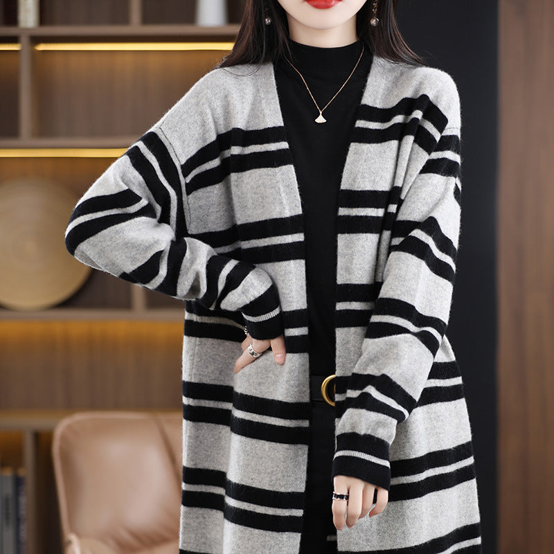 Damen Oversize-Longcardigan aus weichem Wollmix mit kontrastierenden Blockstreifen Nord Taschen
