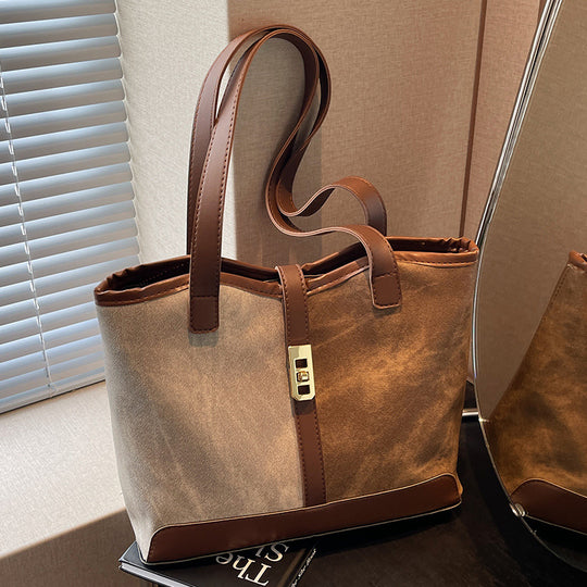 Damen Handtasche mit modernem Design und stabilen Griffen Nord Taschen