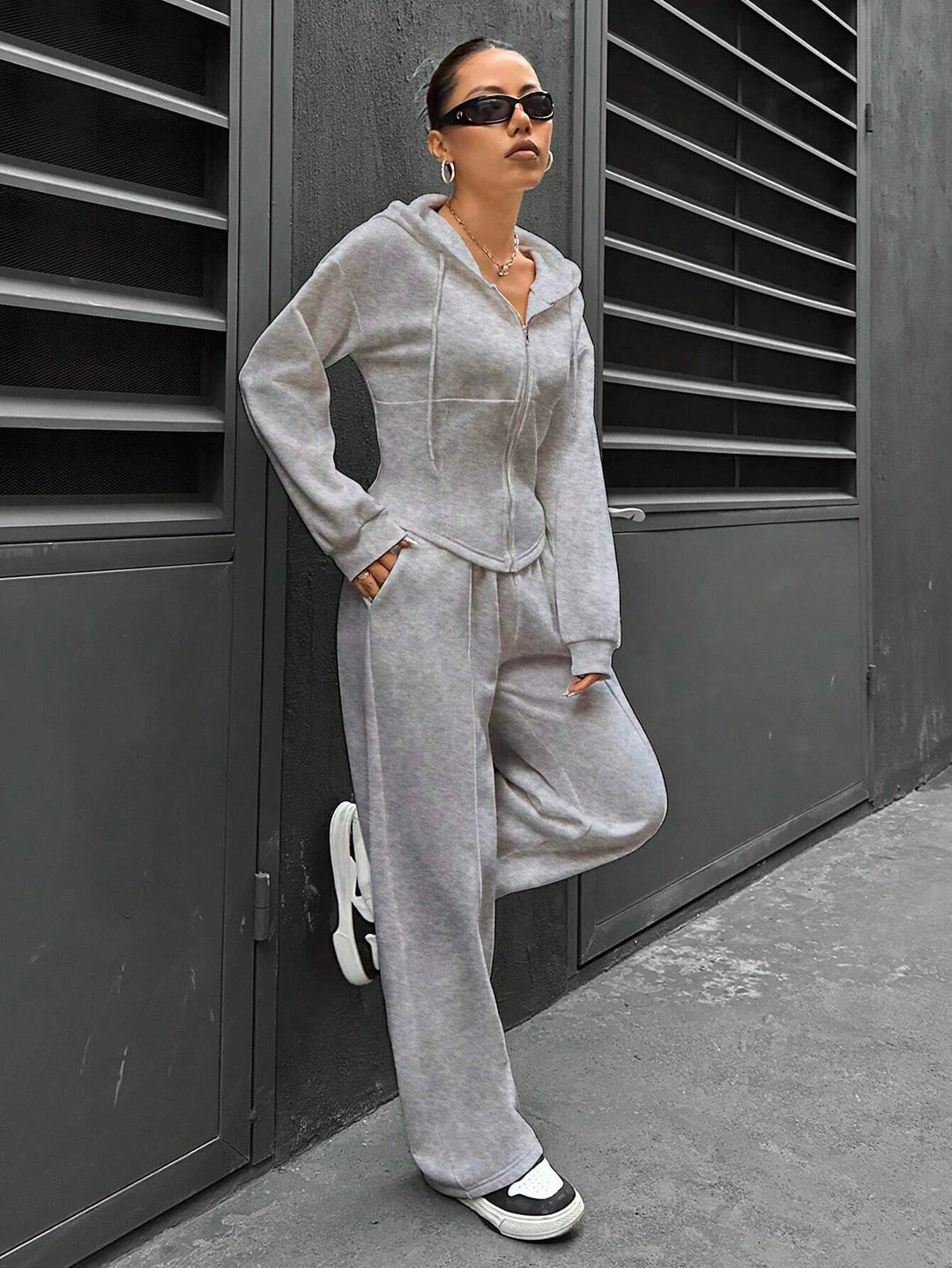 Damen Loungewear-Set mit taillierter Kapuzenjacke und weiter Fleece-Joggingshose Nord Taschen