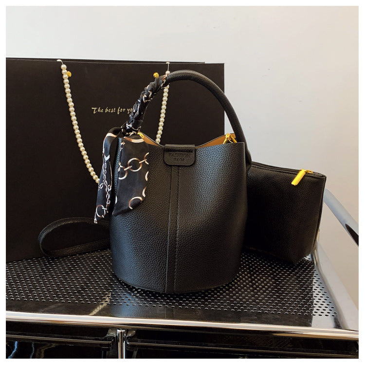 Damen Handtasche mit abnehmbarem Schal Nord Taschen