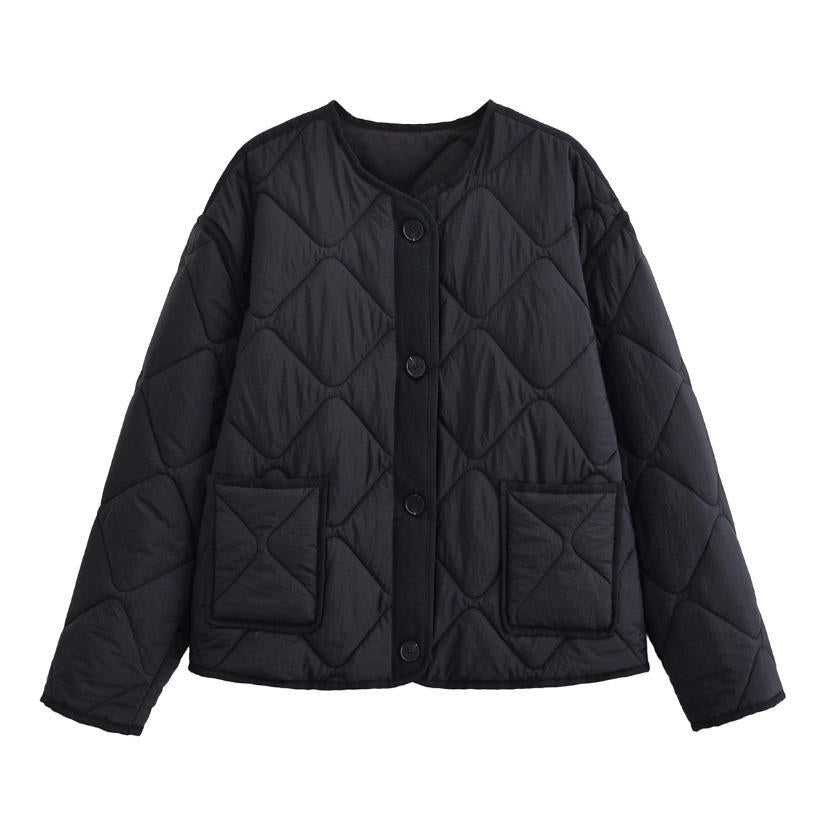 Damen 10+ gefütterte gesteppte Boxy‑Kurzjacke mit Rundhalsausschnitt, durchgehender Knopfleiste und aufgesetzten Taschen Nord Taschen