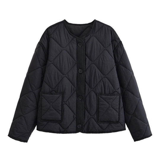 Damen 10+ gefütterte gesteppte Boxy‑Kurzjacke mit Rundhalsausschnitt, durchgehender Knopfleiste und aufgesetzten Taschen Nord Taschen