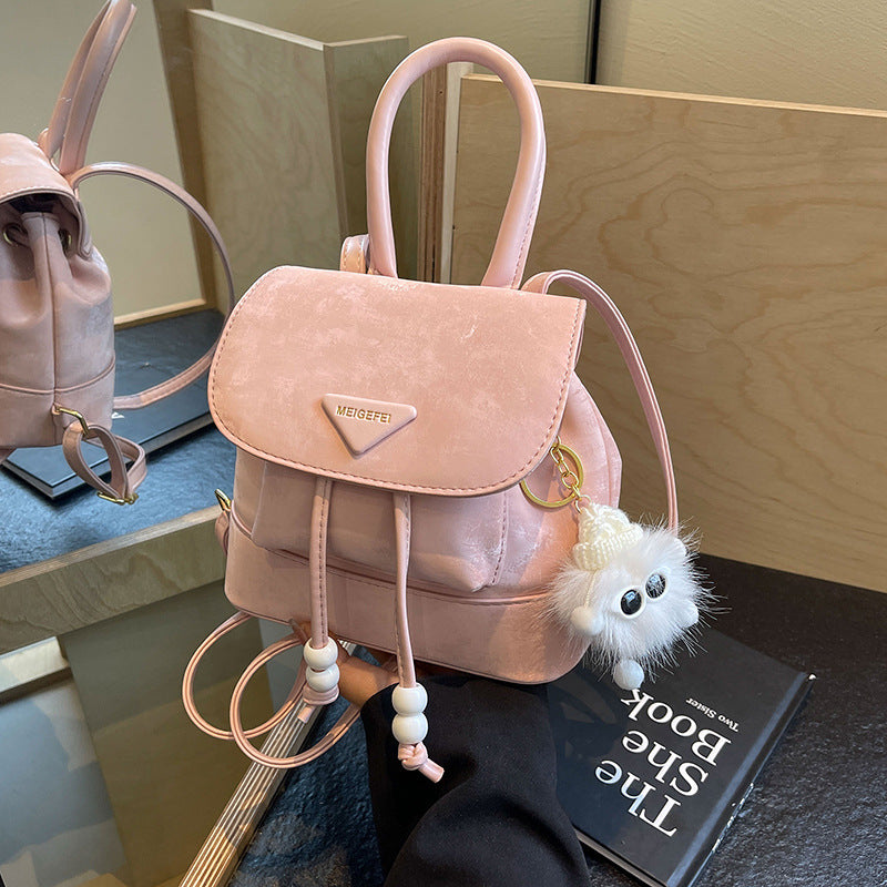 Damen Mini-Rucksack mit verspieltem Design und Plüschanhänger Nord Taschen