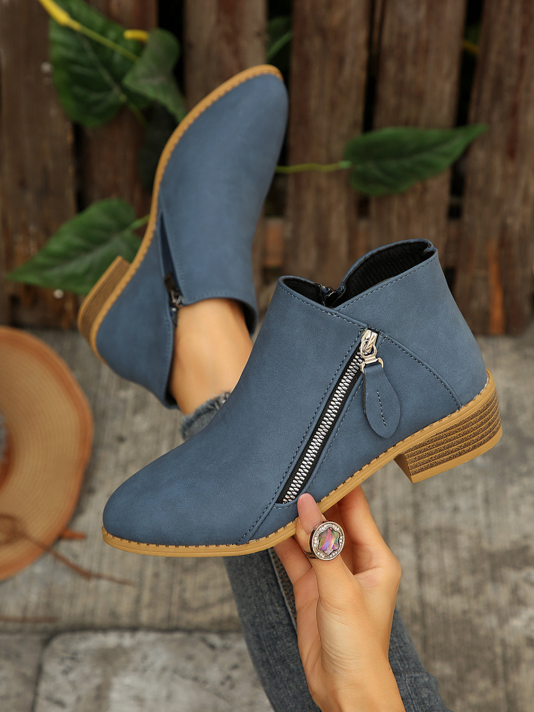 Damen Kurzschaftstiefelette mit seitlichem Reißverschluss und niedrigem Blockabsatz Nord Taschen