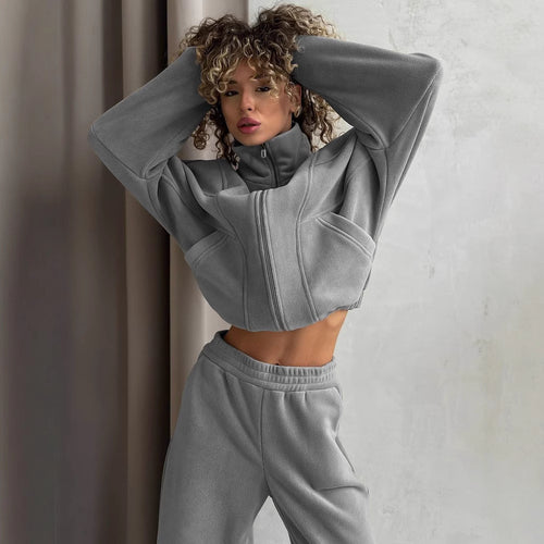 Damen kurzes Reißverschluss-Hoodie mit elastischem Bund und schmal zulaufender High-Waist-Jogginghose aus schwerem French-Terry Nord Taschen