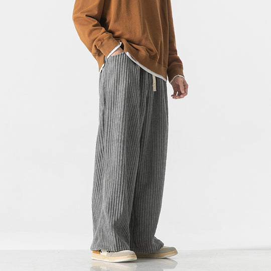Herren Weit geschnittene Cordhose mit Tunnelzugbund und markanter Rippenstruktur Nord Taschen
