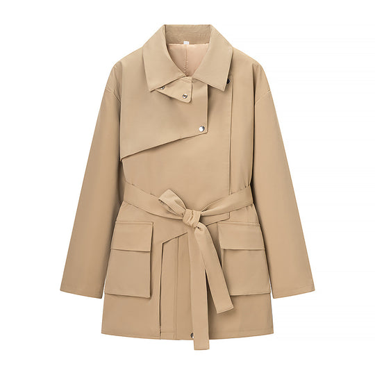 Damen Taillierte Übergangsjacke mit Stehkragen, Schultercape und Bindegürtel Nord Taschen