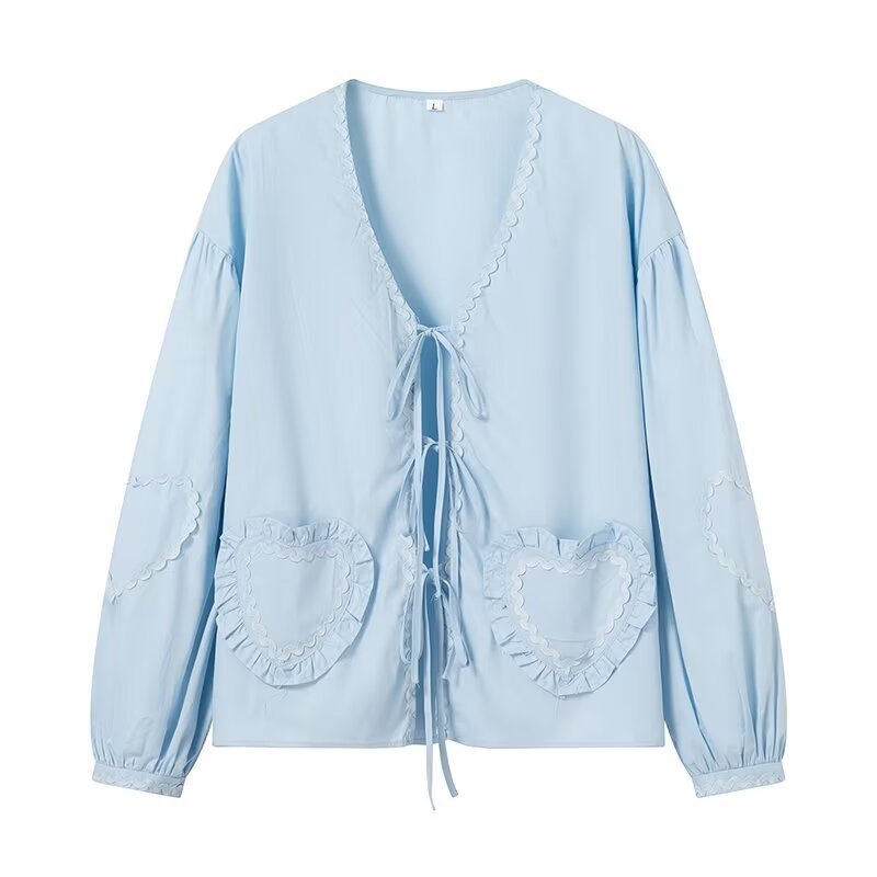 Damen Langärmlige V‑Ausschnitt Bluse mit Bindebändern und Herz‑Rüschentaschen Nord Taschen