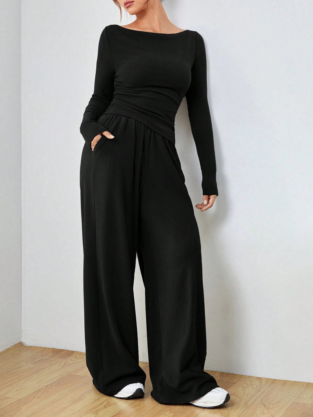 Damen Loungewear-Set aus weichfallendem Jersey mit U-Boot-Ausschnitt, tailliertem Longsleeve und weiter Palazzo-Hose Nord Taschen
