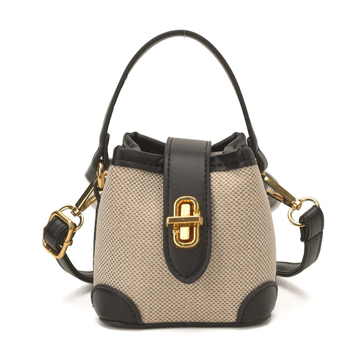 Damen Beuteltasche mit eleganter Struktur und goldenen Akzenten Nord Taschen